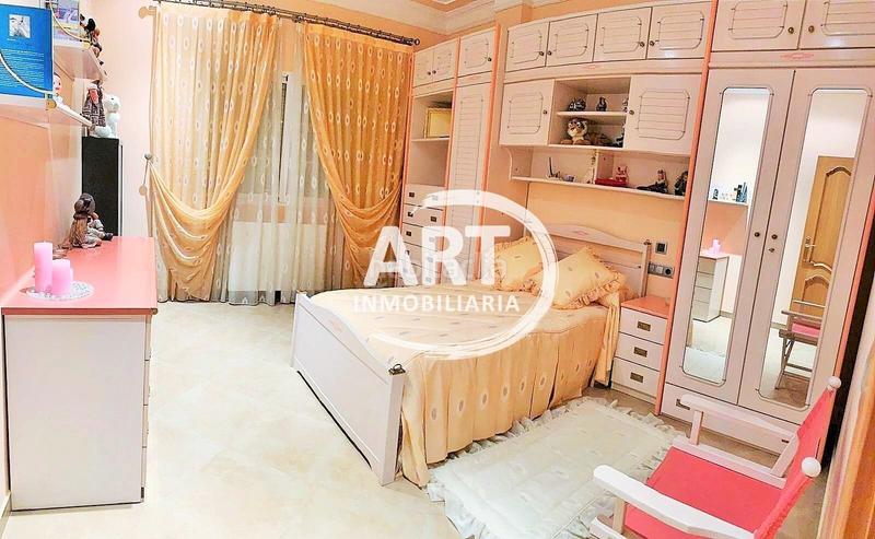 Foto d99c24a7-feba-45da-9d2b-12d0812296dd. Casa en Benaguasil