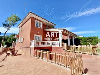 Maison à La Cañada. Lujoso chalet independiente en la cañada de paterna