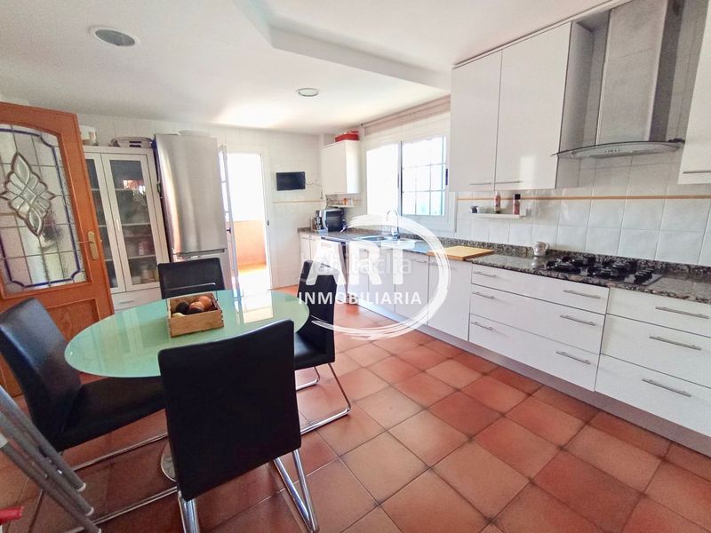 Foto ad87247c-5bed-4262-80fb-df67a88050ec. Casa amb calefacció a La Cañada Paterna