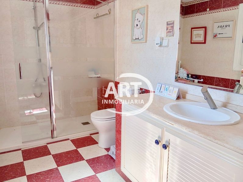 Foto ba46a7d9-d481-4d70-8c40-c38276d4ad63. Casa amb calefacció a La Cañada Paterna