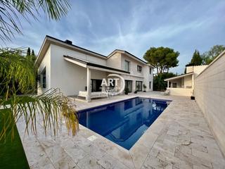 Casa a El Carme-Sant Agustí-Bonavista. Exclusiva propiedad en la eliana