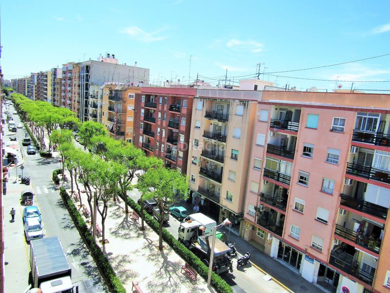 Foto 4e8771e0-6985-41b6-bb38-4d58454ba34c. Edifici a País Valencià Mislata