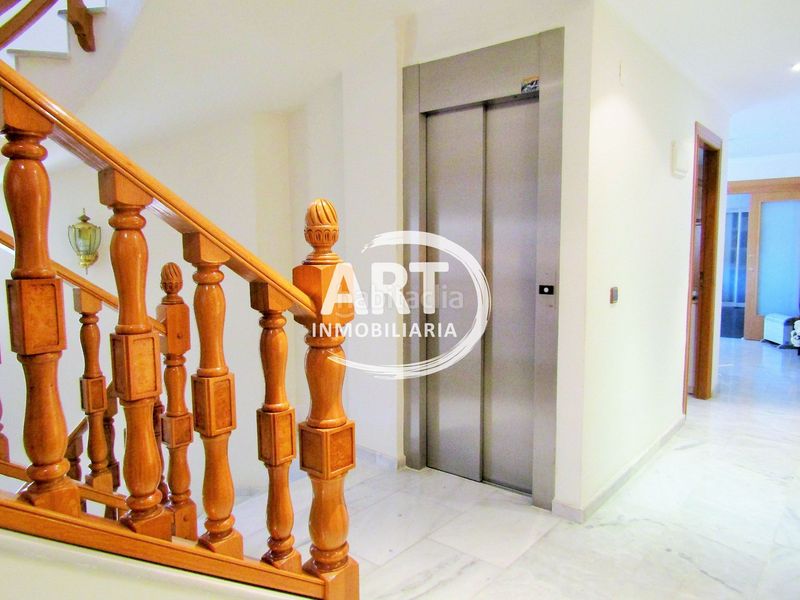 Foto f4b870f8-bed7-4ae0-8902-e9fe39e48189. Edifici a País Valencià Mislata