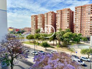 Pis a Beteró. Moderna vivienda en blasco ibáñez en valencia
