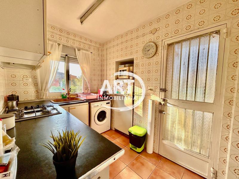 Foto 1952c818-ab98-4957-8f96-f339d87556e0. Casa amb aparcament piscina a El Paraíso-Los Almendros Eliana (l´)