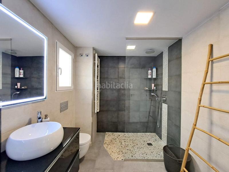 Foto 5a223416-261f-4619-b380-734eb47f26a3. Dúplex apartamento dúplex en Playa Poniente Benidorm