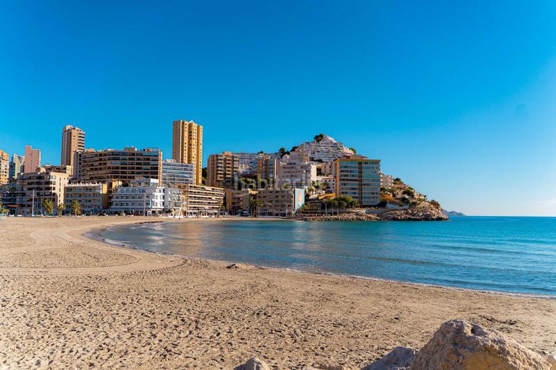 Foto c0e73d02-f2a3-4b79-904a-7026b8f2a956. Dúplex apartamento dúplex en Playa Poniente Benidorm