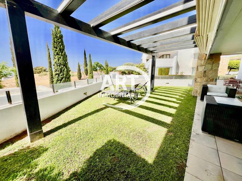 Foto 4ed35e0d-2a45-4618-9637-f57b63e56a41. Apartamento en cádiz alanda flamingos 166 lujoso apartamento en málaga en Benahavís