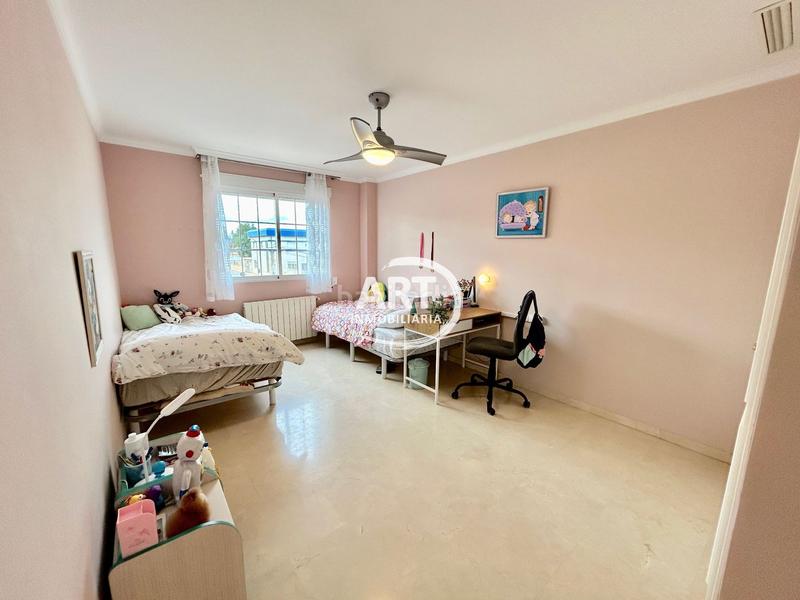 Foto 176cf6c3-f40f-4489-9719-b0387fc80599. Casa amb calefacció aparcament piscina a El Carme-Sant Agustí-Bonavista Eliana (l´)