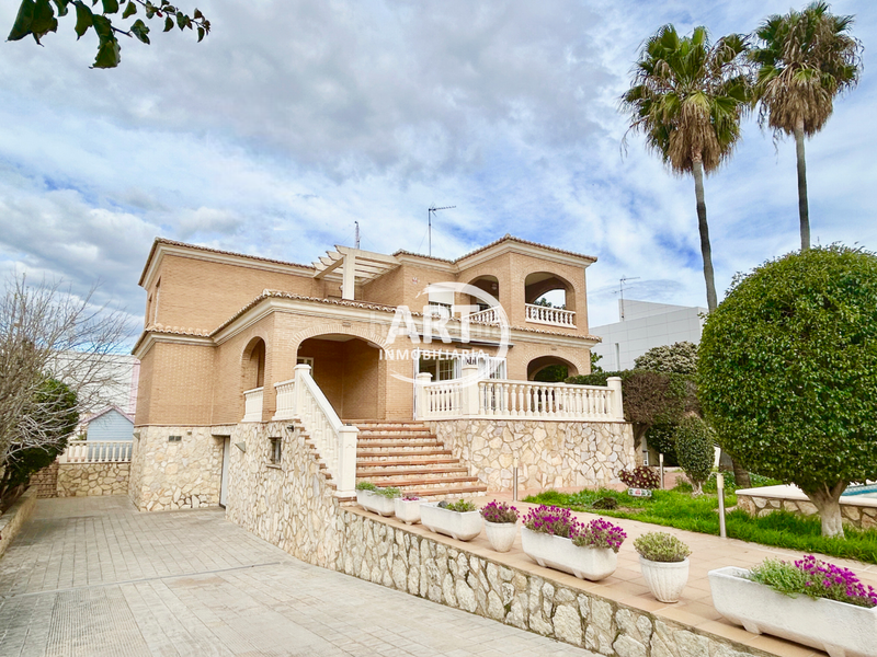 Foto 2f375f60-c887-4c53-8cb4-a3b11be9cfb7. Casa amb calefacció aparcament piscina a El Carme-Sant Agustí-Bonavista Eliana (l´)