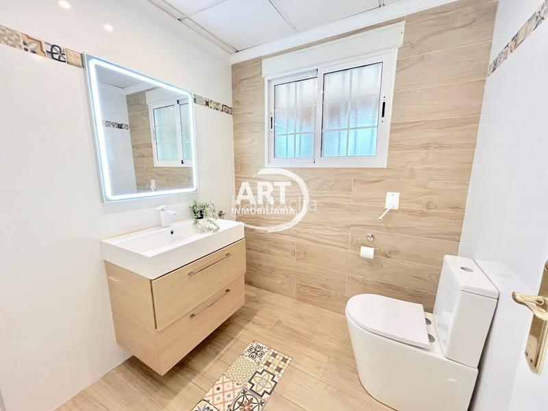 Foto 30e93073-427a-4180-9479-01cac34ea708. Casa amb calefacció aparcament piscina a El Carme-Sant Agustí-Bonavista Eliana (l´)