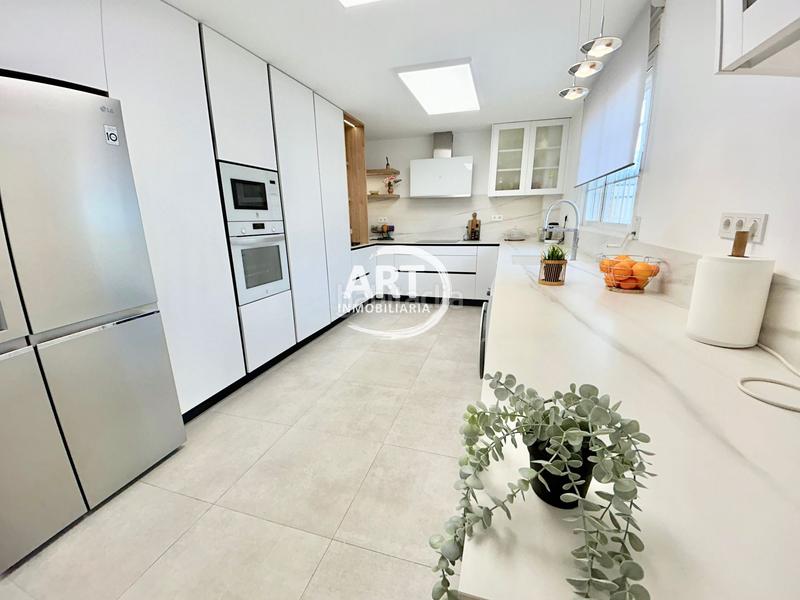 Foto 4b4bce29-0514-43ec-a739-d7724228f5ea. Casa amb calefacció aparcament piscina a El Carme-Sant Agustí-Bonavista Eliana (l´)