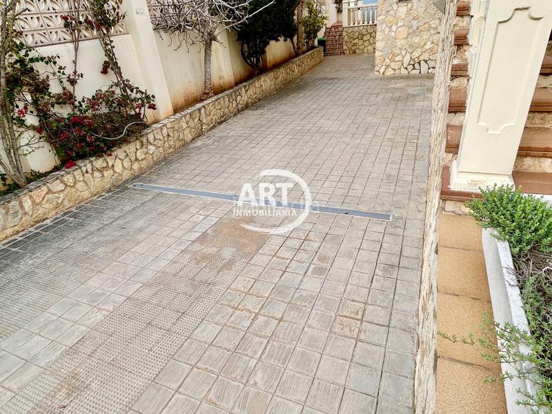 Foto 6733b048-197b-4ed1-9908-647fb49af59b. Casa amb calefacció aparcament piscina a El Carme-Sant Agustí-Bonavista Eliana (l´)