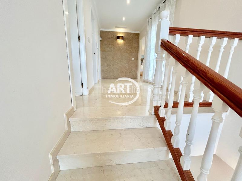 Foto a12a7262-16b9-47a1-b948-4fef29be08d6. Casa amb calefacció aparcament piscina a El Carme-Sant Agustí-Bonavista Eliana (l´)