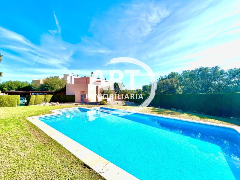 Foto c65a4e51-632f-4dcc-b8fd-f30cc86e998a. Casa adossada amb calefacció piscina a Torre en Conill-Cumbres de San Antonio Bétera