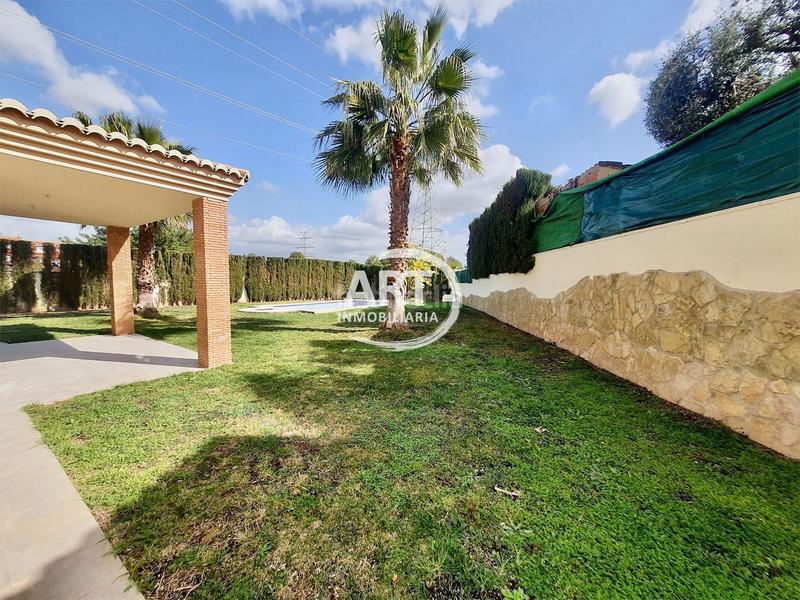 Foto 55f2c8e9-3d17-44e1-b1b8-77f0ab5c293b. Haus mit heizung in San Antonio de Benagéber