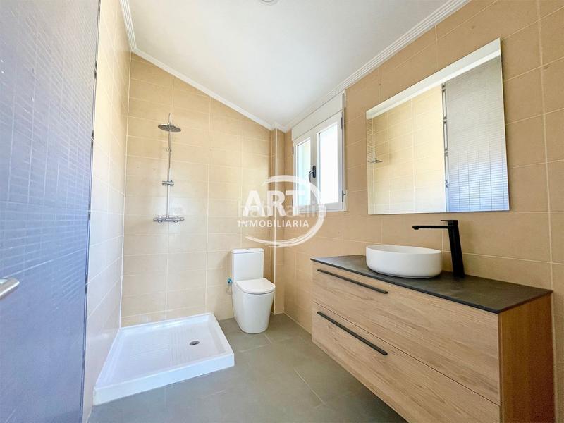 Foto a4c0ac75-8e9b-4b94-aa79-ef254e94c01a. Haus mit heizung in San Antonio de Benagéber