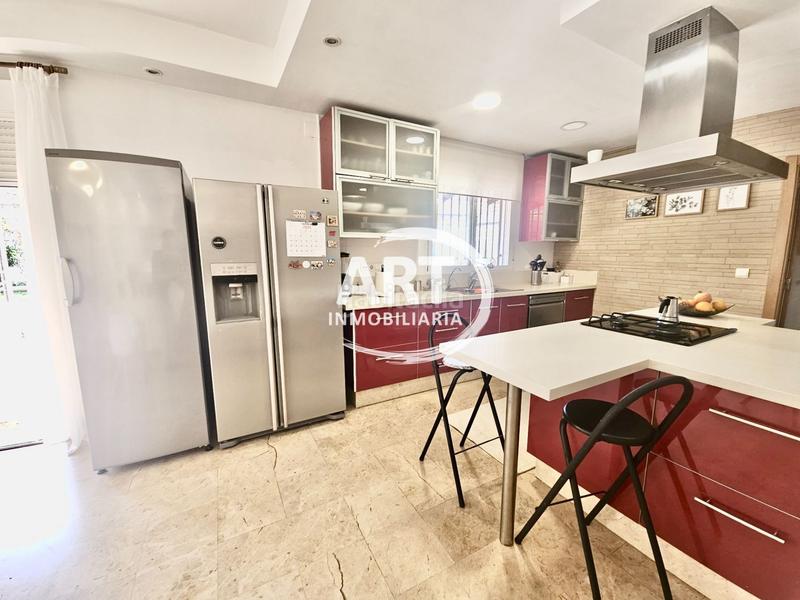 Foto d3ec2909-37d0-4d21-b800-73d8e0090cd9. Maison avec parking piscine dans Camí de Paterna-Lloma del Calderer Bétera