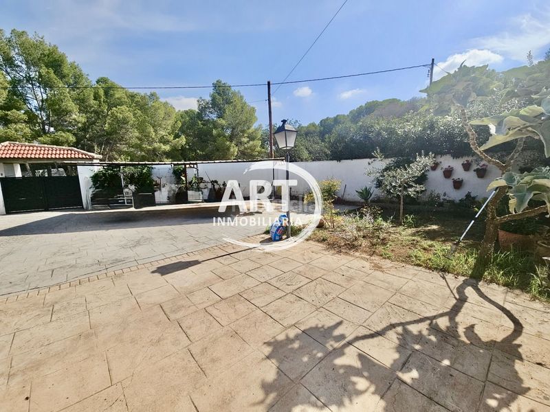 Foto 9fb89f1e-fc7f-4e04-bf94-f98b5b395341. Casa amb aparcament piscina a Torre en Conill-Cumbres de San Antonio Bétera