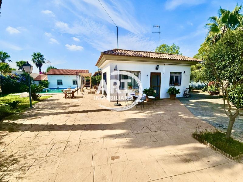Foto d3ea86a4-ad29-47c6-beaa-c7c306f5fecb. Casa amb aparcament piscina a Torre en Conill-Cumbres de San Antonio Bétera