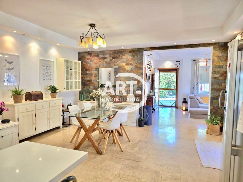 Foto d8ba5f0f-ce85-463c-9236-3235cc2c634e. Casa amb aparcament piscina a Torre en Conill-Cumbres de San Antonio Bétera
