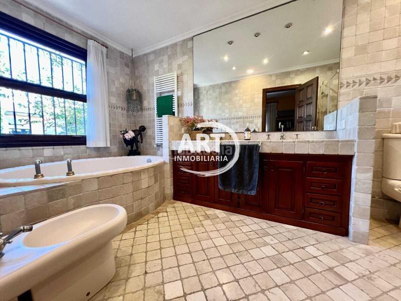 Foto 39a21ec1-6f1f-4bc4-8e67-d0666b0e4e2f. Chalet mit heizung pool in Montealegre Eliana (l´)