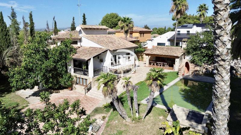 Foto 3f50268c-a58e-4d4b-b653-f24b394dafa4. Chalet mit heizung pool in Montealegre Eliana (l´)