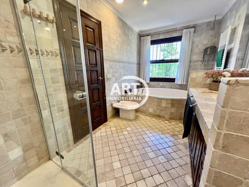 Foto 7ad0b322-699a-41c3-b326-7f564404fb6c. Chalet mit heizung pool in Montealegre Eliana (l´)