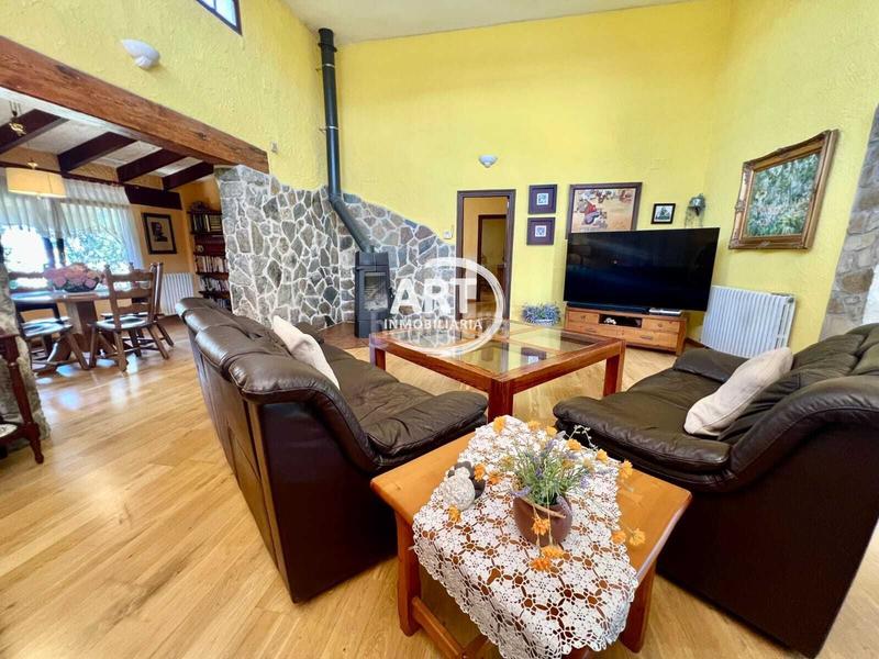 Foto a09cf90f-8098-4138-b27b-32b47199e6ae. Chalet mit heizung pool in Montealegre Eliana (l´)