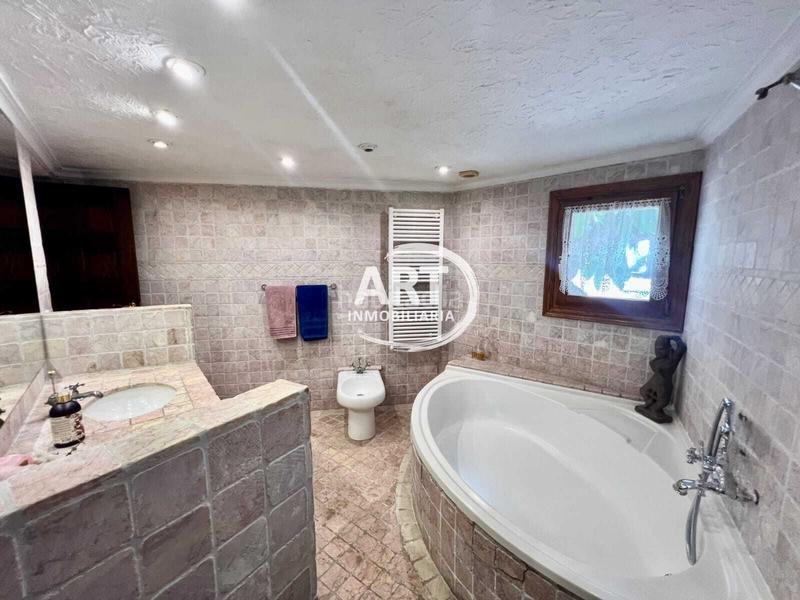 Foto b4a2c1a6-c352-4d54-ad03-a98fc59e3689. Chalet mit heizung pool in Montealegre Eliana (l´)