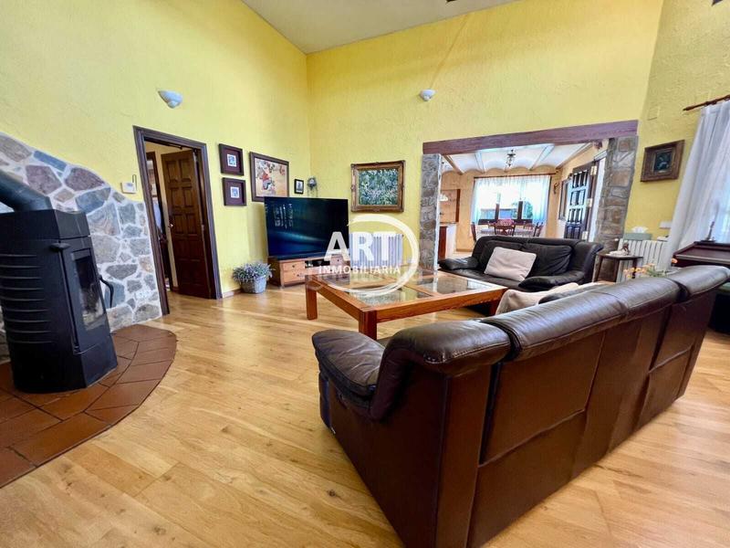 Foto eed3e17c-e61e-460b-b2fd-123194d4b300. Chalet mit heizung pool in Montealegre Eliana (l´)