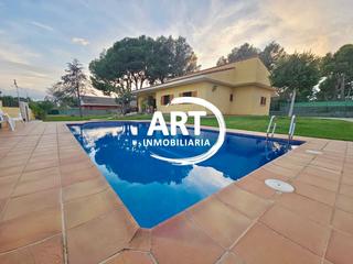 Casa  Avenida general - u m colorado. Chalet en la pobla de vallbona