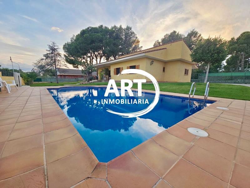 Foto c67f50e8-d09f-4fdf-b4aa-a4e9f0a318b2. Casa chalet en la pobla de vallbona en Rascanya Pobla de Vallbona (la)