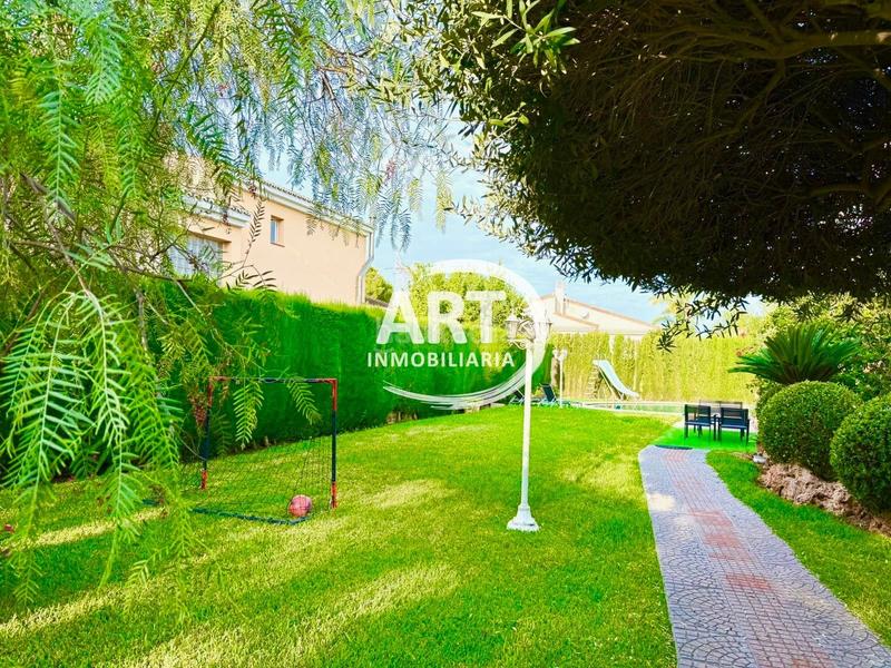 Foto 563b36cb-3266-4aec-ab8a-4a40aa131f17. Casa amb calefacció aparcament piscina a El Carme-Sant Agustí-Bonavista Eliana (l´)