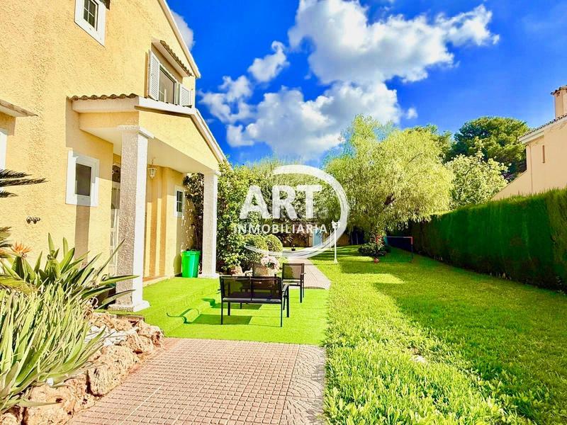 Foto 9b45869f-fc6a-47ba-a404-67a3461adce8. Casa amb calefacció aparcament piscina a El Carme-Sant Agustí-Bonavista Eliana (l´)