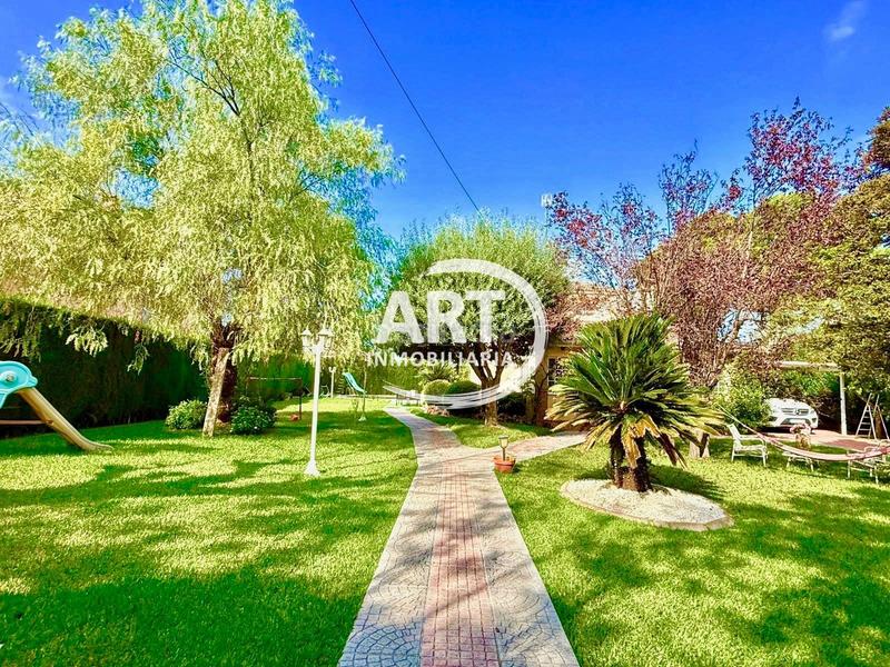 Foto bb8eb557-259e-4a14-8361-6bca564b26c0. Casa amb calefacció aparcament piscina a El Carme-Sant Agustí-Bonavista Eliana (l´)