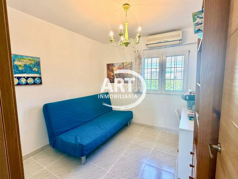 Foto c09406e1-9877-4f4f-b70a-0a8dc81f693e. Casa amb calefacció aparcament piscina a El Carme-Sant Agustí-Bonavista Eliana (l´)