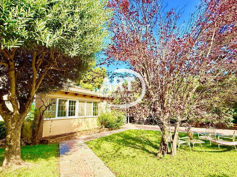 Foto d24fa694-88a2-4e10-a653-baec02904dd1. Casa amb calefacció aparcament piscina a El Carme-Sant Agustí-Bonavista Eliana (l´)