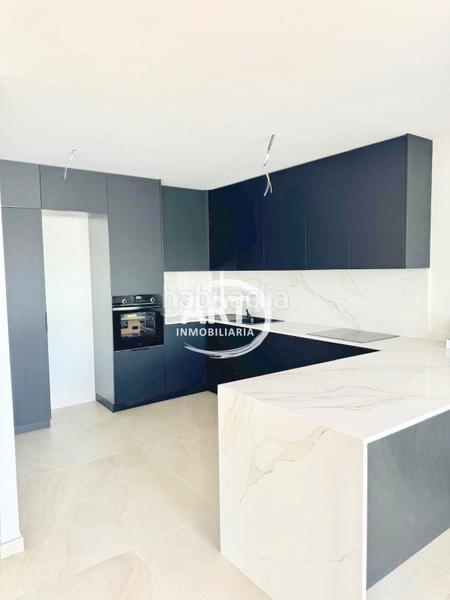 Foto 0dbdcd15-2b6e-487c-a8b9-1231661e04f0. Casa amb aparcament piscina a San Antonio de Benagéber