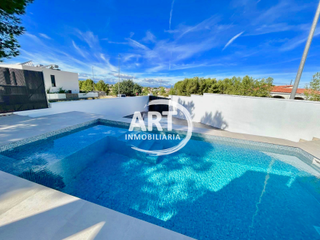 Casa  Cabriol. Pareado en montesano, san antonio de benagéber.