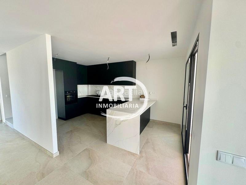 Foto 42917db2-fb26-42e0-bf46-017c79f60fcf. Casa amb aparcament piscina a San Antonio de Benagéber