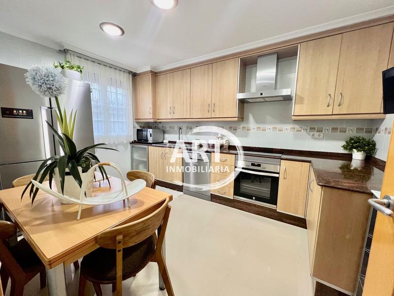 Foto 9cd1f124-284a-47b4-bbfb-a2315991d907. Casa con parcheggio piscina in Picassent