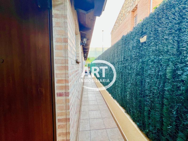 Foto c602597f-4eba-4188-b593-fb8fc4967714. Casa con parcheggio piscina in Picassent