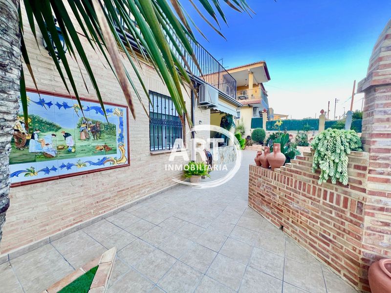 Foto 7046cf56-7213-4434-bbe2-f243d3380727. Casa amb aparcament piscina a Picassent