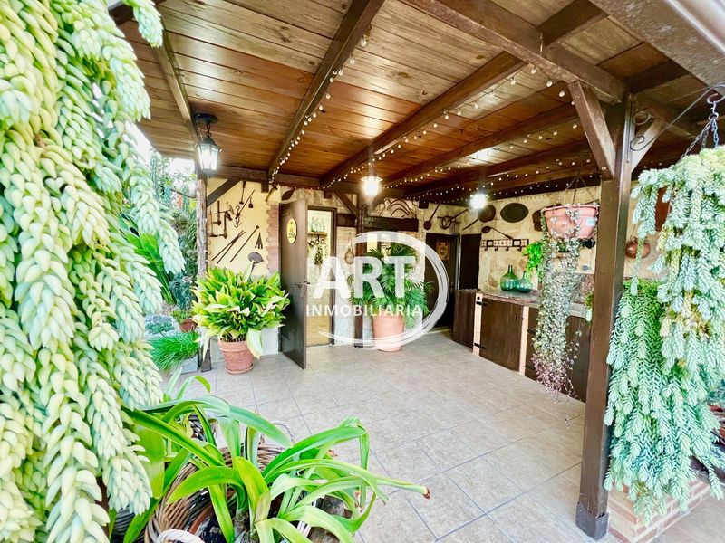 Foto c008ca22-9537-42bd-afdb-c298b557f13d. Casa amb aparcament piscina a Picassent