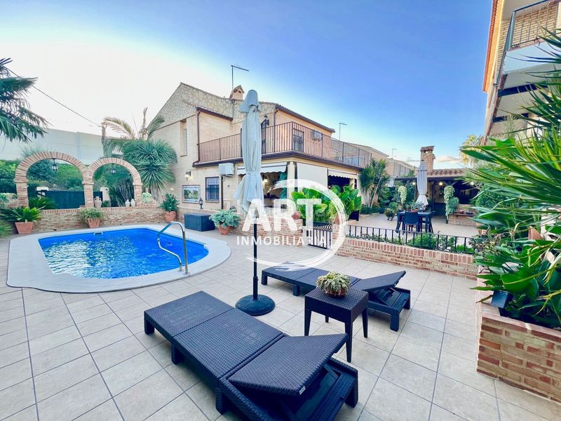 Foto e4be45cb-3bf8-4215-8482-31043bc48007. Casa amb aparcament piscina a Picassent