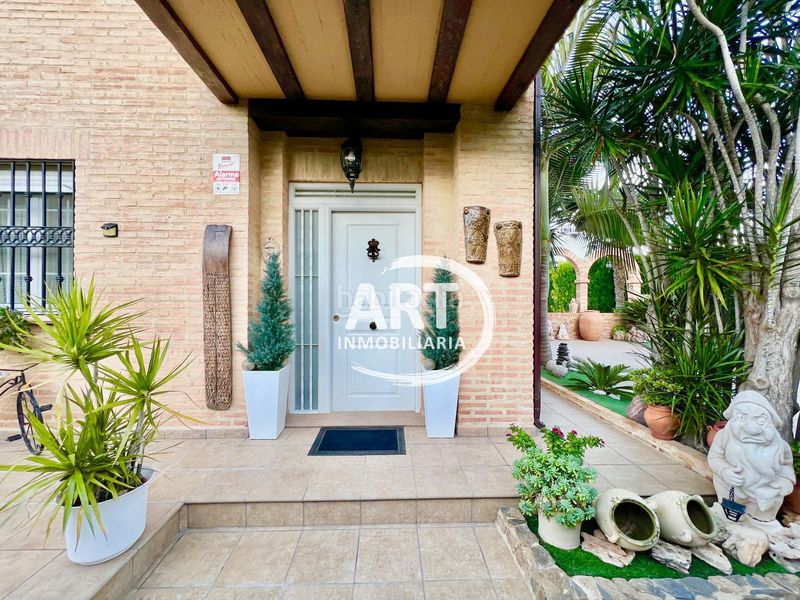 Foto f6719baf-43dd-4994-8daa-b7a400c7268f. Casa amb aparcament piscina a Picassent