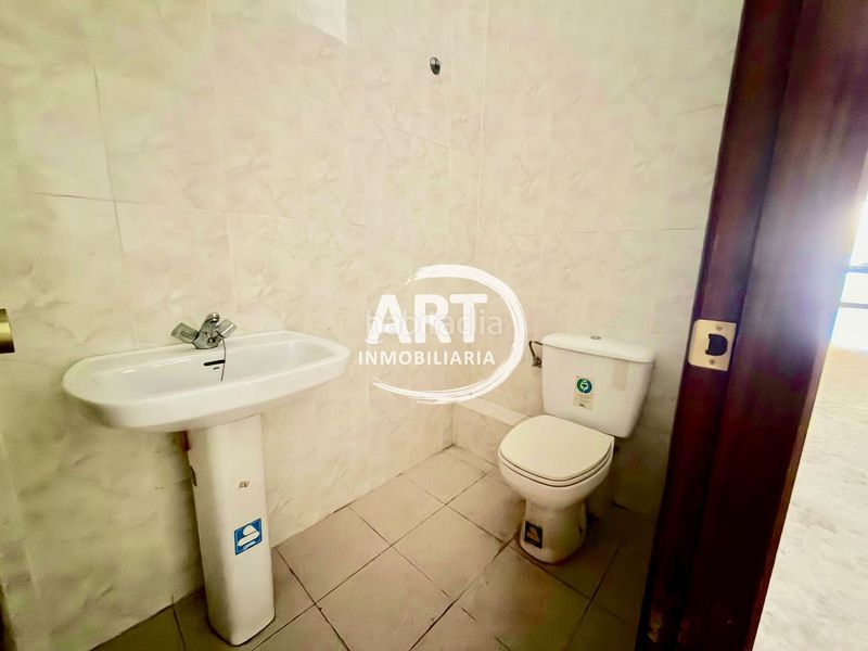 Foto 0d73f94f-9487-4e5f-a85b-de15851921dc. Local comercial a El Alborgí Paterna