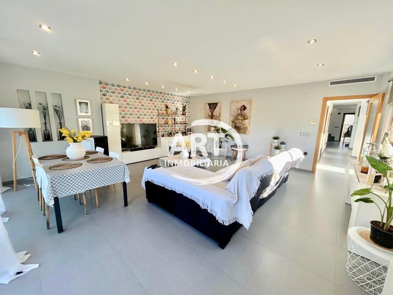 Foto 028c8335-6887-4023-b5ef-eece5aeee154. Casa amb calefacció piscina a Urbanizaciones Llíria