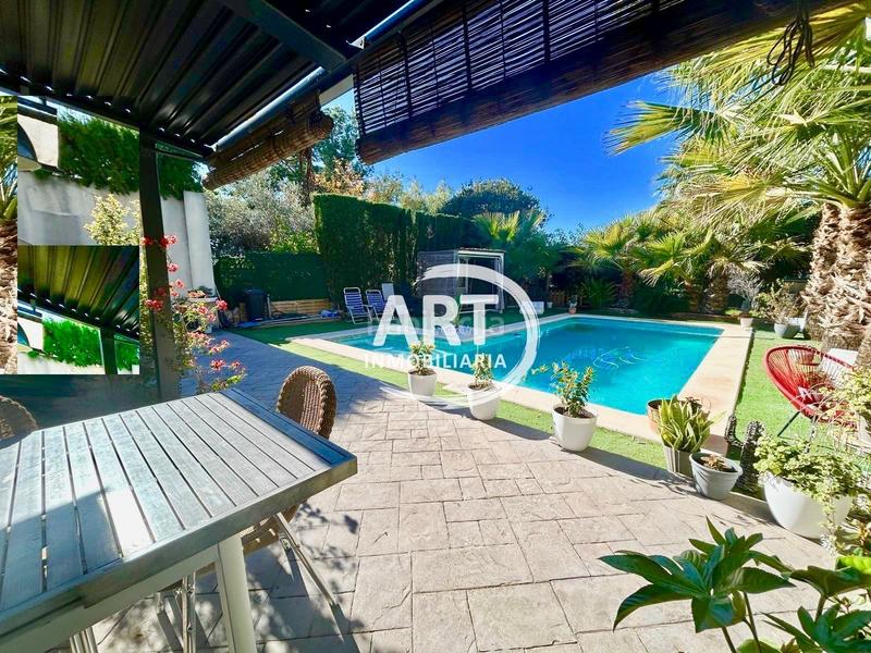 Foto 448fdcfd-0346-4d37-b5ba-472db9f26a2f. Casa amb calefacció piscina a Urbanizaciones Llíria